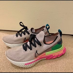NIKE WOMEN'S REACT INFINITY RUN FK PRM-7